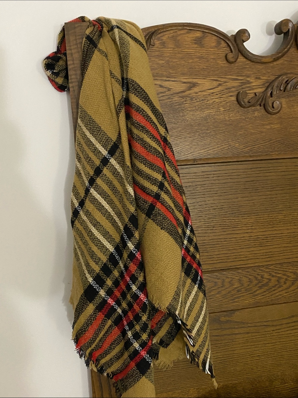 Cozy  Plaid Wrap Scarf with Black and Red Accents